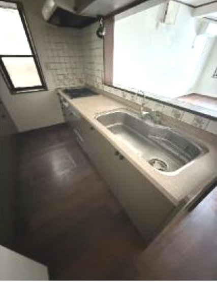 【キッチン】 | 西尾久1丁目戸建 | 窓があるので換気もしやすいキッチンです