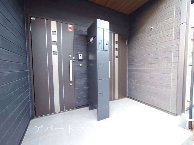 エスタブレBの玄関