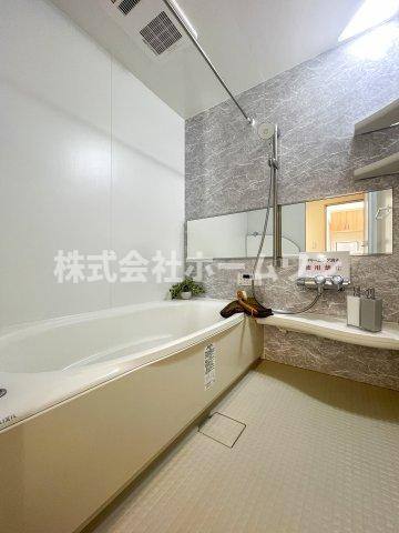 青梅市千ヶ瀬町　中古戸建の浴室|きれいなお風呂です