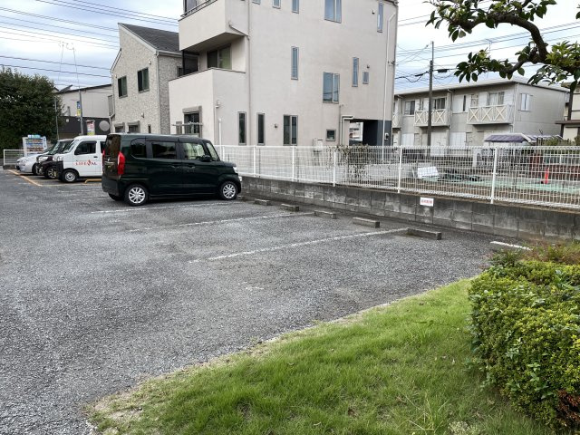 リファインドマンションＫの駐車場