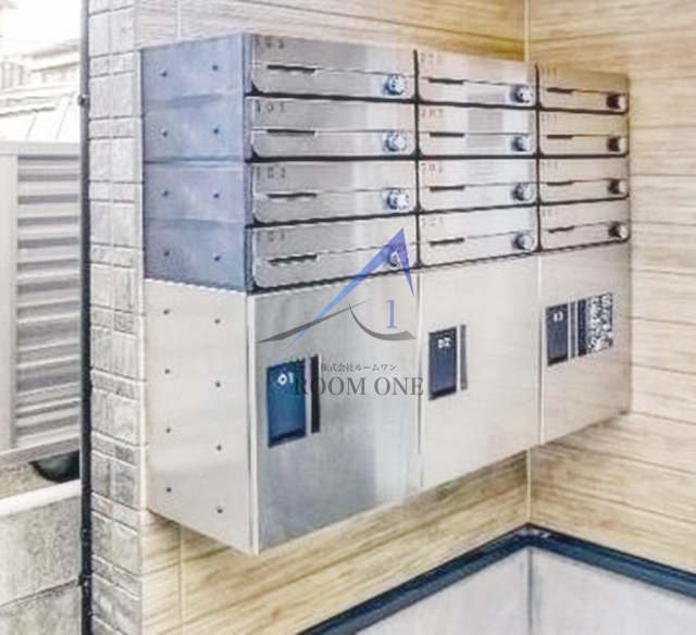 ＣＲＡＳＴＩＮＥ西尾久のその他共用部分|集合ポストと宅配ボックスです。