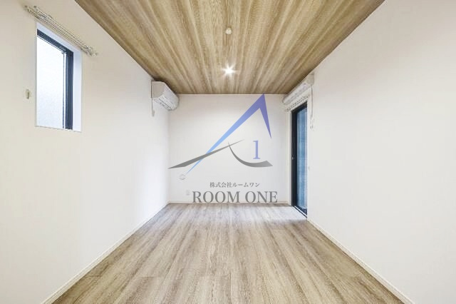 ＣＲＡＳＴＩＮＥ西尾久の居間・リビング|洋室のお部屋です。