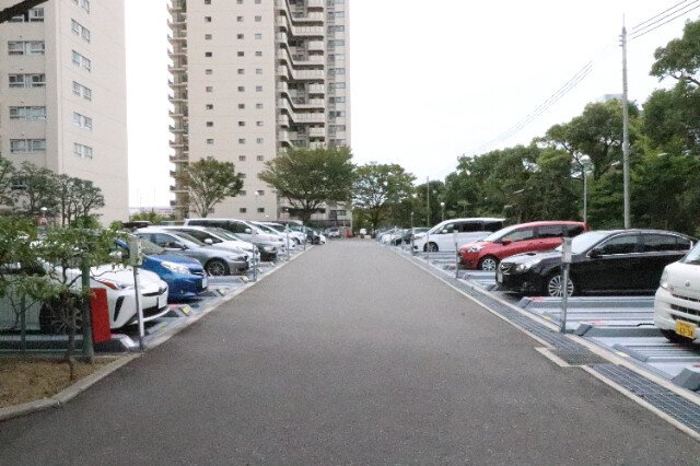 ポートピアプラザA棟～Ｄ棟の駐車場