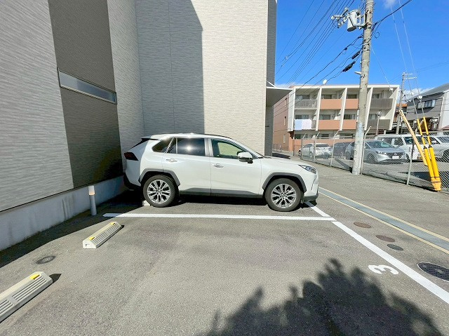 フジパレス阪急神崎川北Ⅱ番館の駐車場