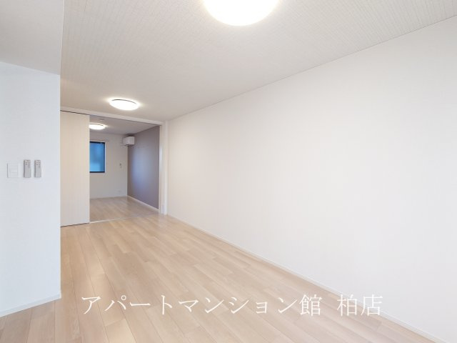 エスタブレBの居間・リビング|同施工会社、同型タイプです