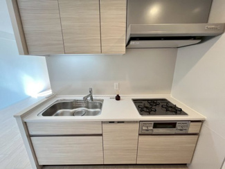 【キッチン】 | 大阪ベイレジデンス | 食洗機付きの3口コンロのシステムキッチン