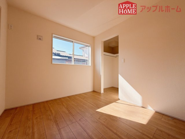 【新築戸建】行田市棚田町3丁目 全3棟の洋室|居室は全室収納あり！たっぷりある収納活用でお部屋もキレイを保てます♪