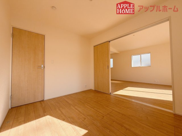 【新築戸建】行田市棚田町3丁目 全3棟の洋室|居室は全室収納あり！たっぷりある収納活用でお部屋もキレイを保てます♪