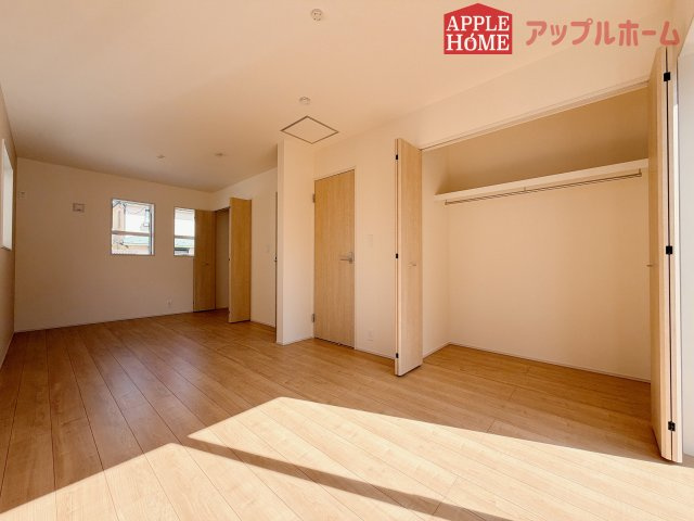 【新築戸建】行田市棚田町3丁目 全3棟の洋室|居室は全室収納あり！たっぷりある収納活用でお部屋もキレイを保てます♪