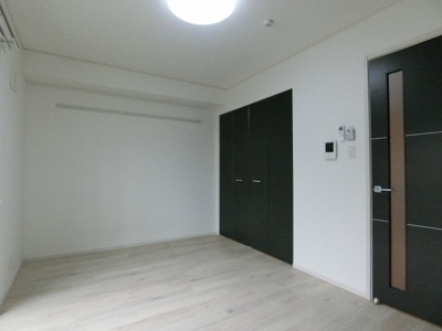 【洋室】 | ディーオモンテ