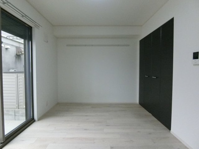 【洋室】 | ディーオモンテ