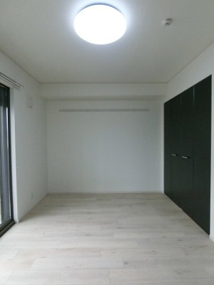 【洋室】 | ディーオモンテ