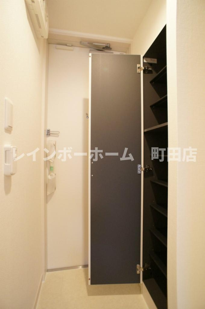 リブリ・町田※初期費用分割あと払いサービス利用可能物件の玄関