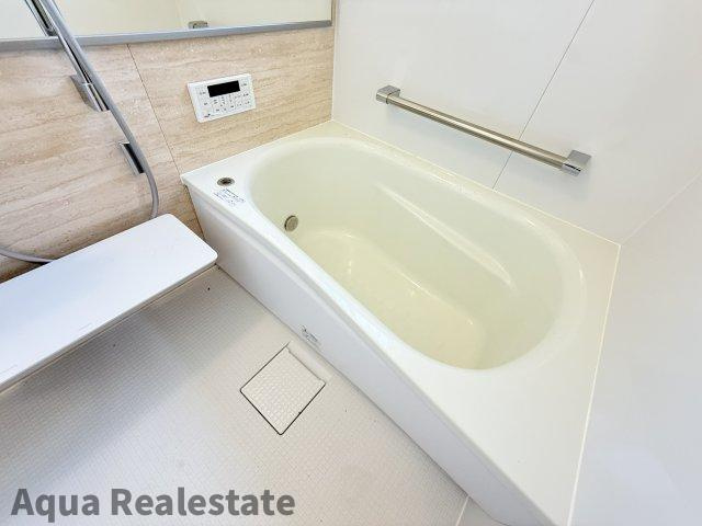 高松市香西東町リノベーション住宅の浴室|ゆったり過ごせるお風呂です