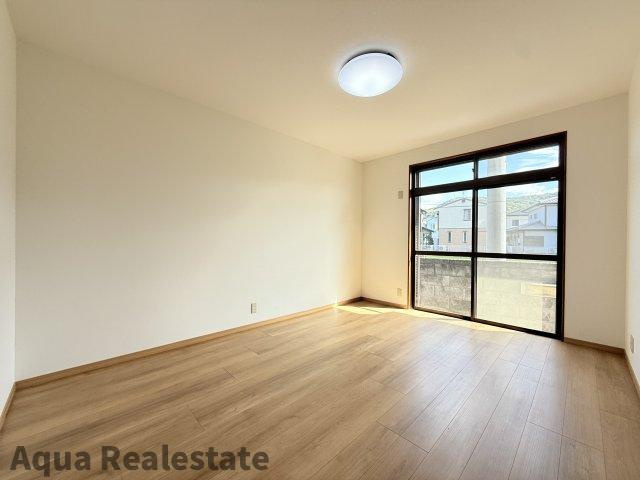 高松市香西東町リノベーション住宅の寝室|１階洋室７帖　寝室です