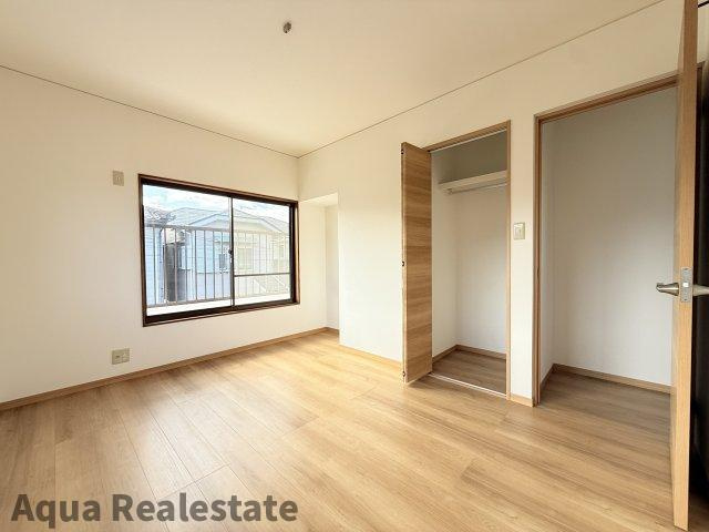 高松市香西東町リノベーション住宅の洋室|明るい洋室です