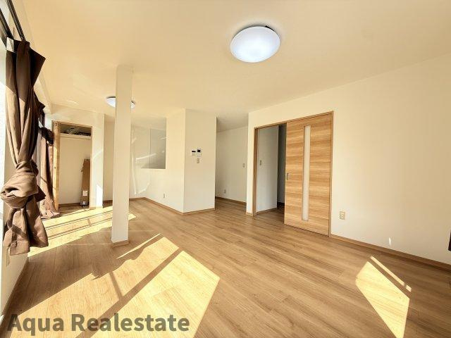 高松市香西東町リノベーション住宅の居間・リビング|使いやすいリビングです