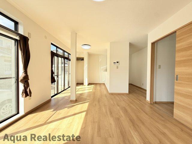 高松市香西東町　リノベ住宅の居間・リビング|使いやすいリビングです