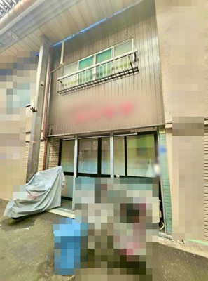 【外観】 | 北田辺４丁目　中古テラスハウス | 【２ＷＡＹアクセス】　　　近鉄南大阪線「北田辺」駅まで徒歩１分！Osaka Metro谷町線「田辺」駅まで徒歩１１分！毎日の通勤・通学に便利ですね♪