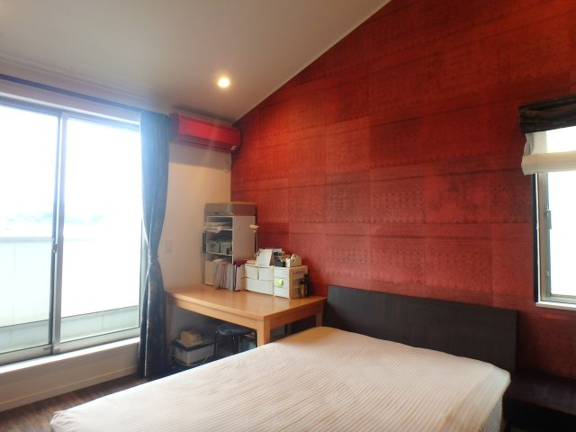 上甲東園3丁目　戸建の洋室|広々とした洋室です