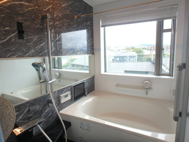 上甲東園3丁目　戸建の浴室