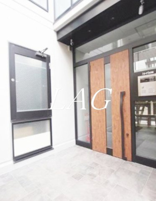 【エントランス】 | イズリウム | エントランスです。