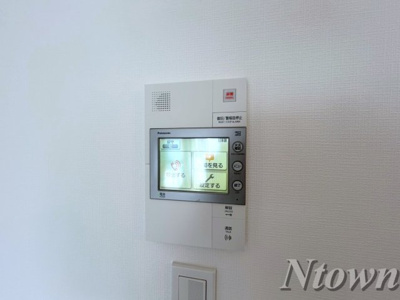 【セキュリティ】 | FIRST RESIDENCE SAKAE(ファーストレジデンス栄) | モニター付きインターフォンです