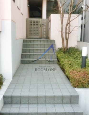 外苑フラットのエントランス|エントランスです。