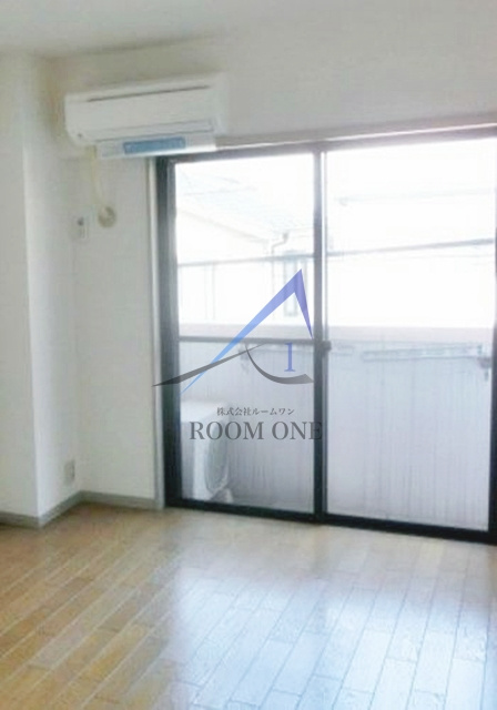 外苑フラットの居間・リビング|洋室のお部屋です。