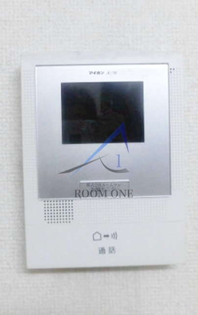 インベスト四谷のセキュリティ|モニター付きインターホンです。