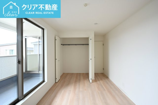 【収納】 | 邑楽町中野第4　クレイドルガーデン | 日当たりのよい寝室は大容量のクローゼット付き！
