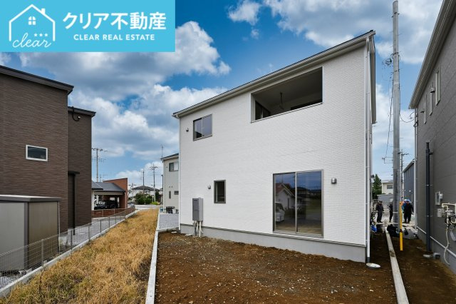 【外観】 | 邑楽町中野第4　クレイドルガーデン | スッキリクリアな青空に映えるエクステリア！
日当たり良好な立地です♪