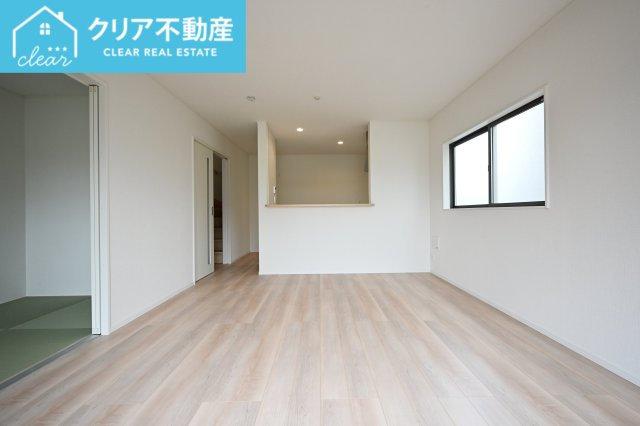 【居間・リビング】 | 邑楽町中野第4　クレイドルガーデン | 家族揃っての食事が楽しくなる広々としたダイニング♪