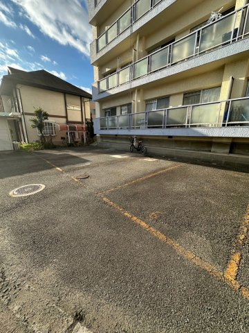 ハイツ米屋の駐車場