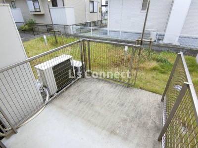 【バルコニー】 | レガーロ | 晴れた日には洗濯物もたくさん干せます。