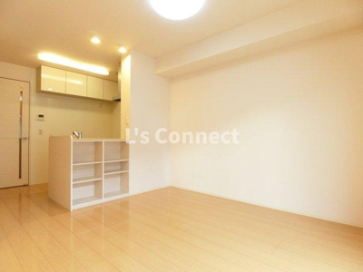 【居間・リビング】 | レガーロ | ８．９帖のＬＤＫ。カウンターキッチンです。