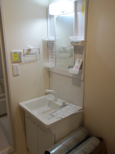 メゾン　ド　フルールの洗面所|独立洗面台