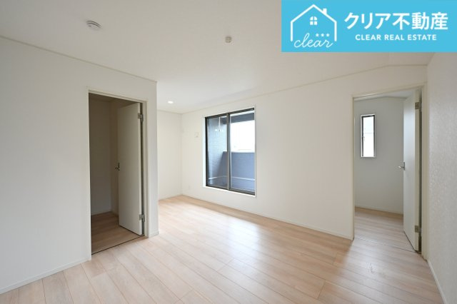 【洋室】 | 邑楽町中野第4　クレイドルガーデン | 広々としたクローゼットでお部屋はいつでもスッキリクリアに！