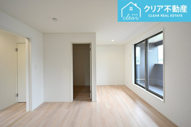 【収納】 | 邑楽町中野第4　クレイドルガーデン | 日当たりのよい寝室は大容量のクローゼット付き！