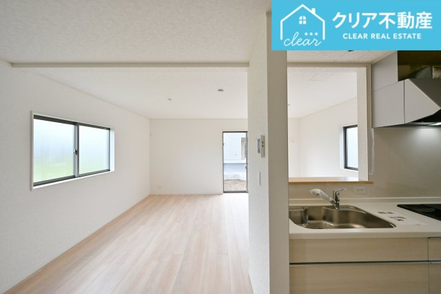 【居間・リビング】 | 邑楽町中野第4　クレイドルガーデン | 家族揃っての食事が楽しくなる広々としたダイニング♪