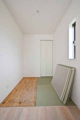 【和室】 | 邑楽町中野第4　クレイドルガーデン | フチなし畳がオシャレな畳コーナー