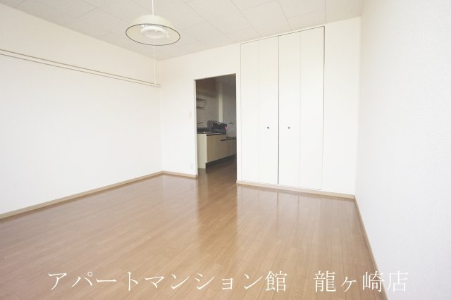 みどりのコーポの洋室