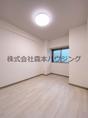 【洋室】 | 　PHOENIX COURT 交野Ⅰ | 明るい洋室です