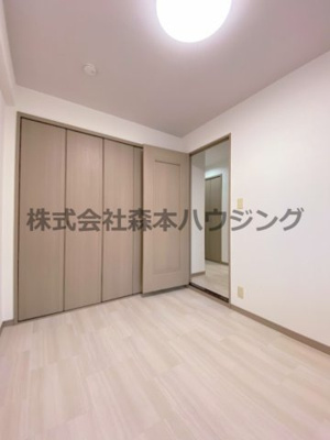 【洋室】 | 　PHOENIX COURT 交野Ⅰ | 落ち着いた色調の洋室です