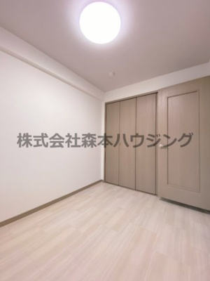 【寝室】 | 　PHOENIX COURT 交野Ⅰ | 落ち着いて過ごせるお部屋なので、寝室にいかがでしょうか