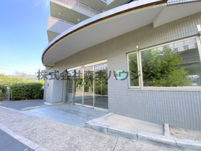 【エントランス】 | 　PHOENIX COURT 交野Ⅰ | 落ち着いたエントランスです