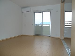 【居間・リビング】 | フォーシーズンⅠ | ゆったりとしたリビングです