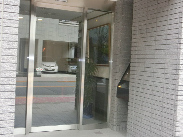 エルラッソ入谷のエントランス