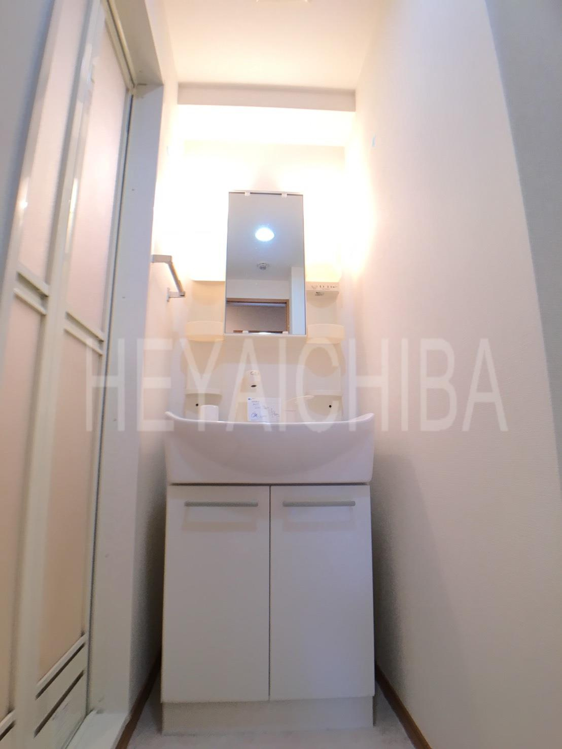 エルラッソ入谷の洗面所