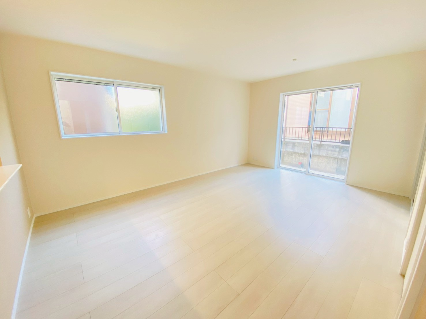 リーブルガーデン／菊陽町原水第三／２号棟の居間・リビング